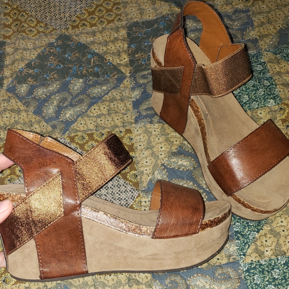 Pierre Dumas- Hester wedge